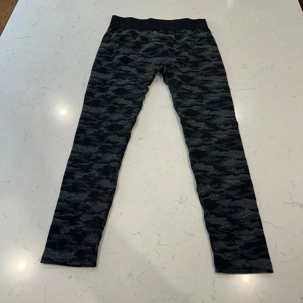 Time and Tru Womens Camo Leggings Gray Black Camouflage XL 16-18 TT40100016180SQ